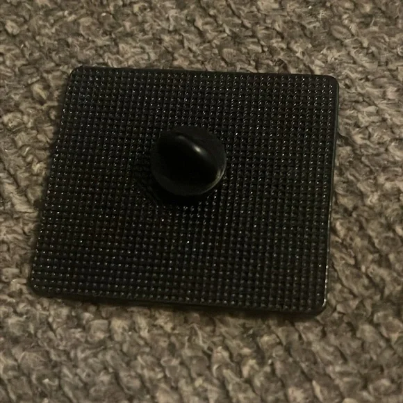 Cartoon Political Pin - Picture 2 of 3